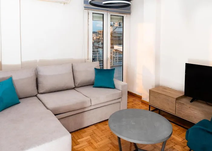 Bright And Comfortable Apartment In Thessaloniki